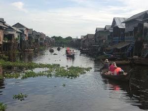 floating village in Kampong Pluk